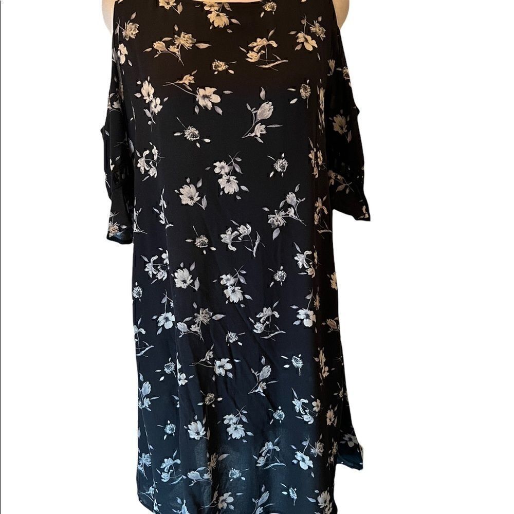 Xhilaration size small SS cold shoulder black and white floral dress EUC